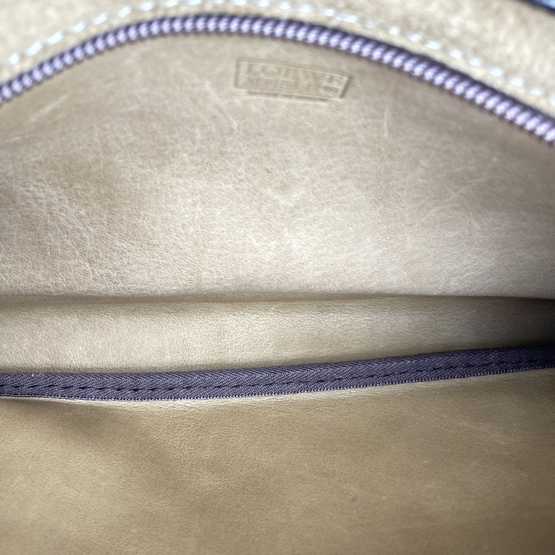 LOEWE ロエベ 
 クラッチバッグ 
スウェード ブラウン