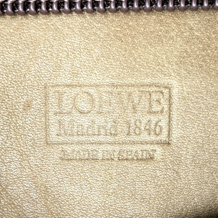 LOEWE ロエベ 
 クラッチバッグ 
スウェード ブラウン