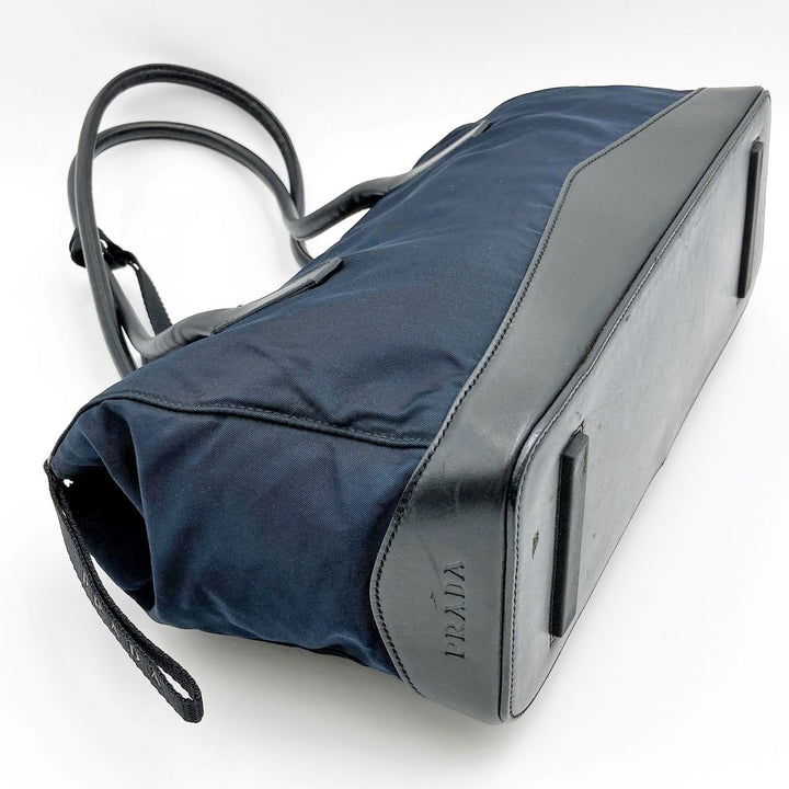 PRADA プラダ 
 B10069  ショルダーバッグ 
ナイロン ネイビー
