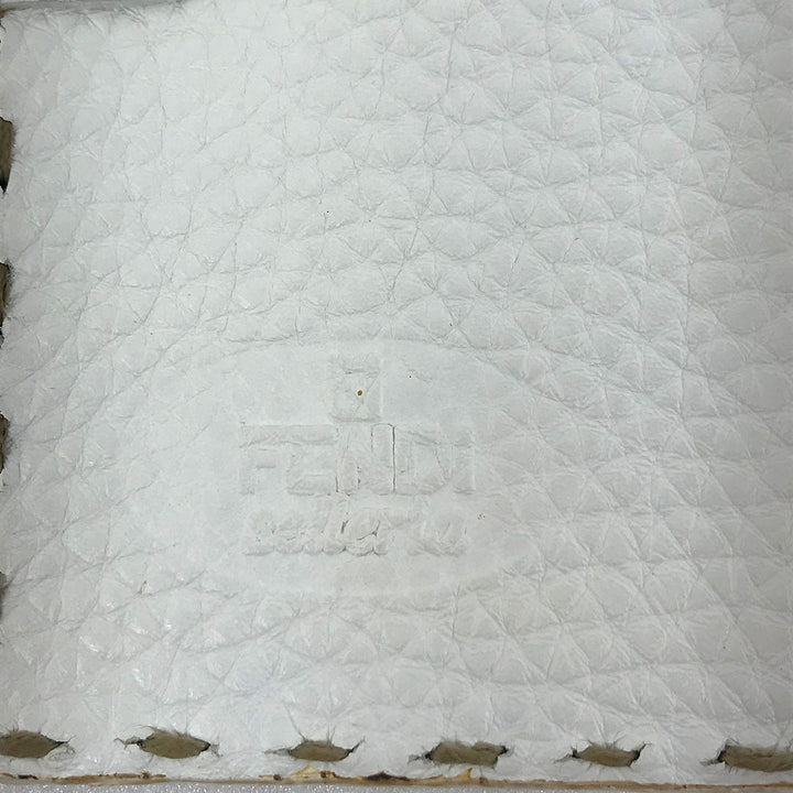 FENDI フェンディ 
 8M0145 二つ折り財布 
レザー ホワイト