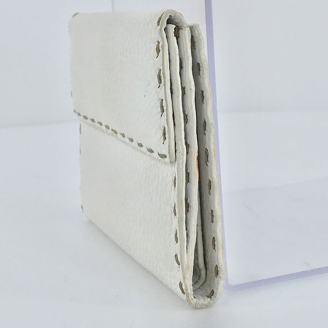 FENDI フェンディ 
 8M0145 二つ折り財布 
レザー ホワイト