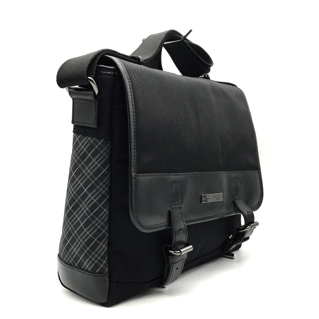 BURBERRY BLACK LABEL バーバリーブラックレーベル 
 メッセンジャーバッグ 
ナイロン ブラック