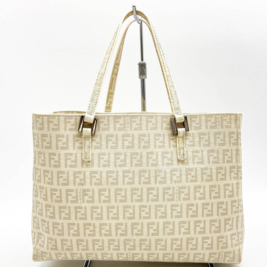 FENDI フェンディ 
 8BH132 ハンドバッグ 
PVC ホワイト