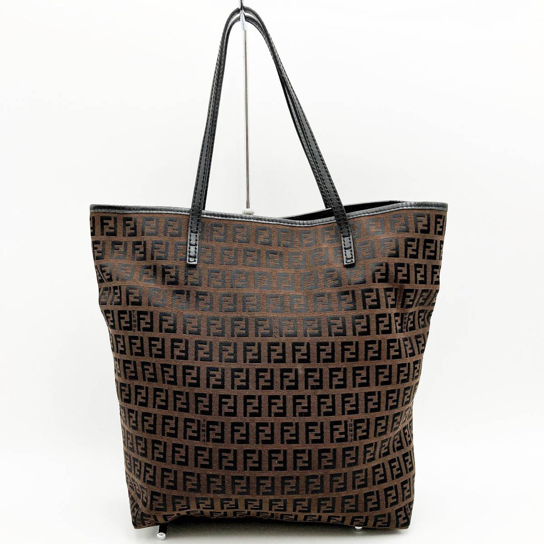 FENDI フェンディ 
 ズッキーノ 8BH074 トートバッグ 
ナイロン ブラウン