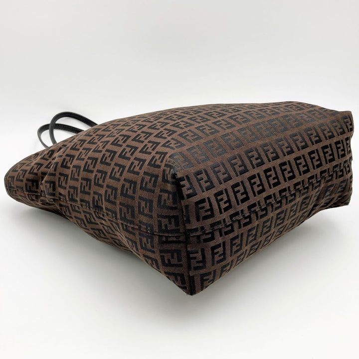 FENDI フェンディ 
 ズッキーノ 8BH074 トートバッグ 
ナイロン ブラウン