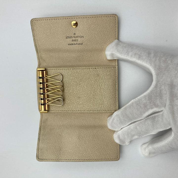 LOUIS VUITTON ルイ・ヴィトン 
 ミュルティクレ6 N61745 キーケース 
PVC ホワイト