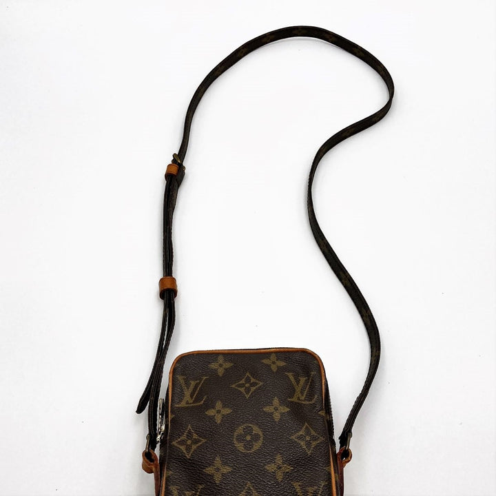 LOUIS VUITTON ルイ・ヴィトン 
 ミニ ダヌーブ M45268 ショルダーバッグ 
PVC ブラウン