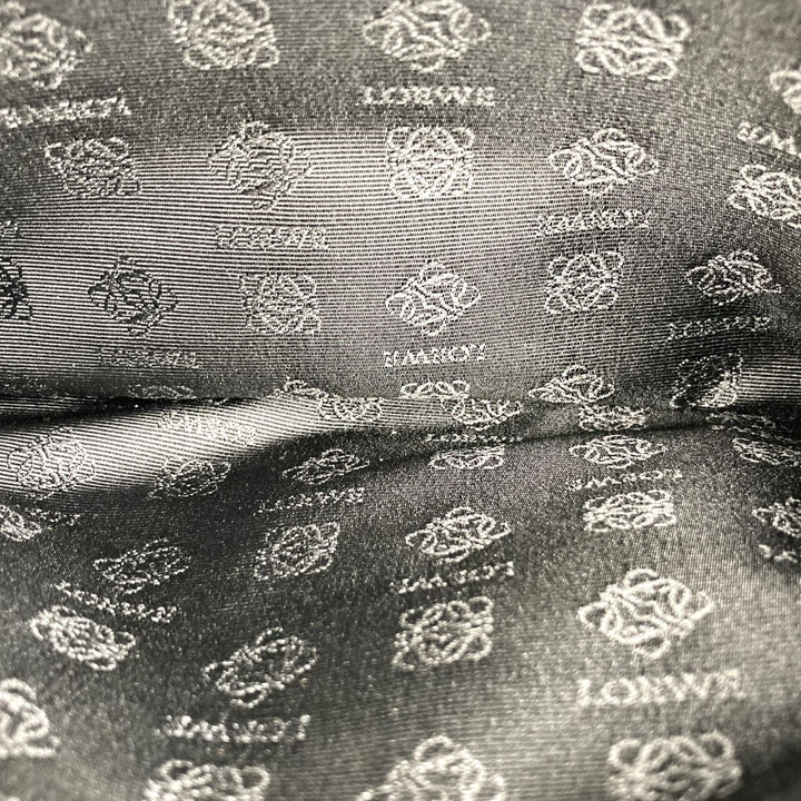 LOEWE ロエベ 
 クラッチバッグ 
レザー ブラック