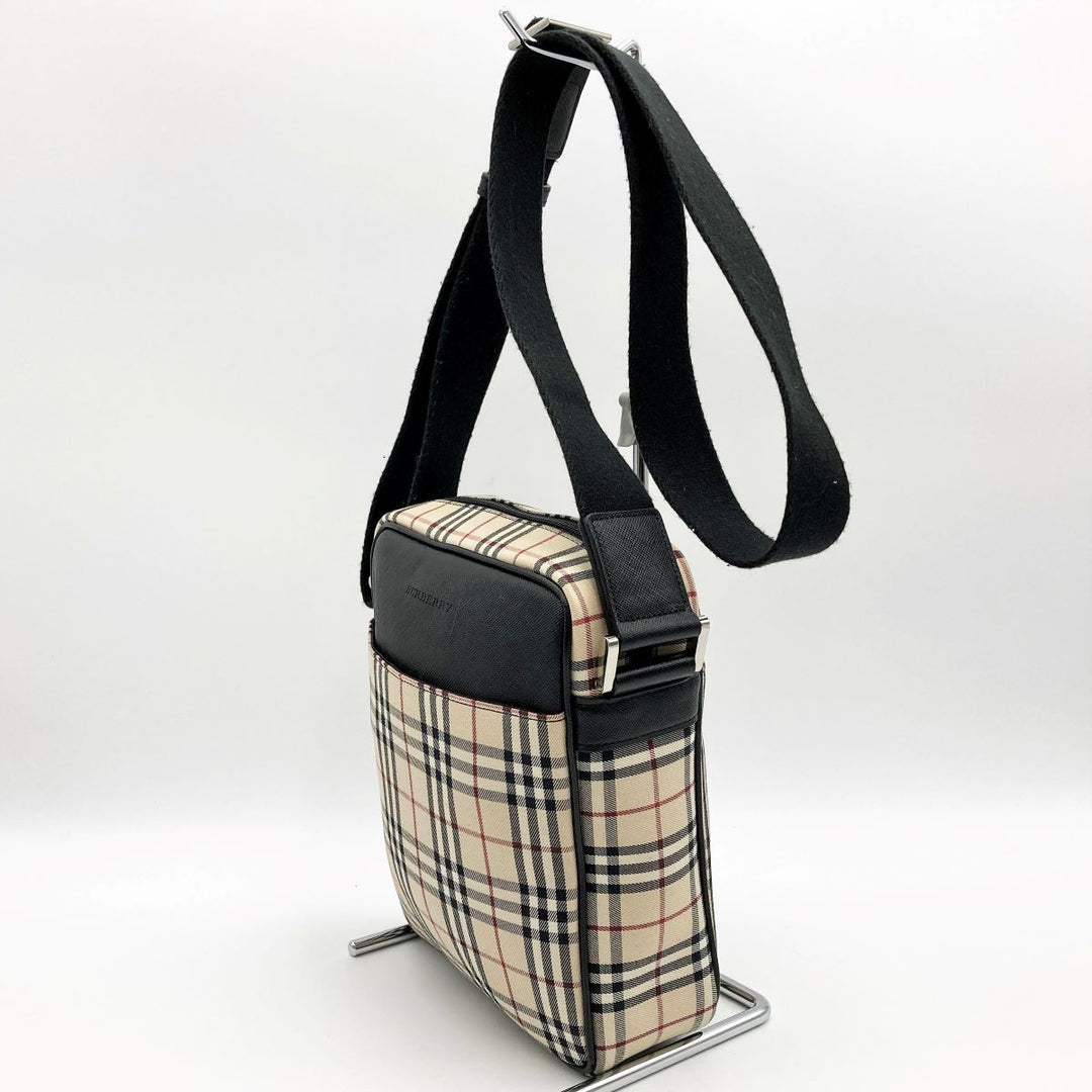 BURBERRY バーバリー 
 ショルダーバッグ 
キャンバス ベージュ