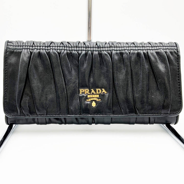 PRADA プラダ 
 長財布 
レザー ブラック