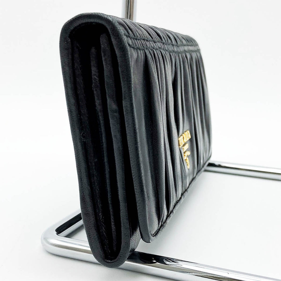 PRADA プラダ 
 長財布 
レザー ブラック
