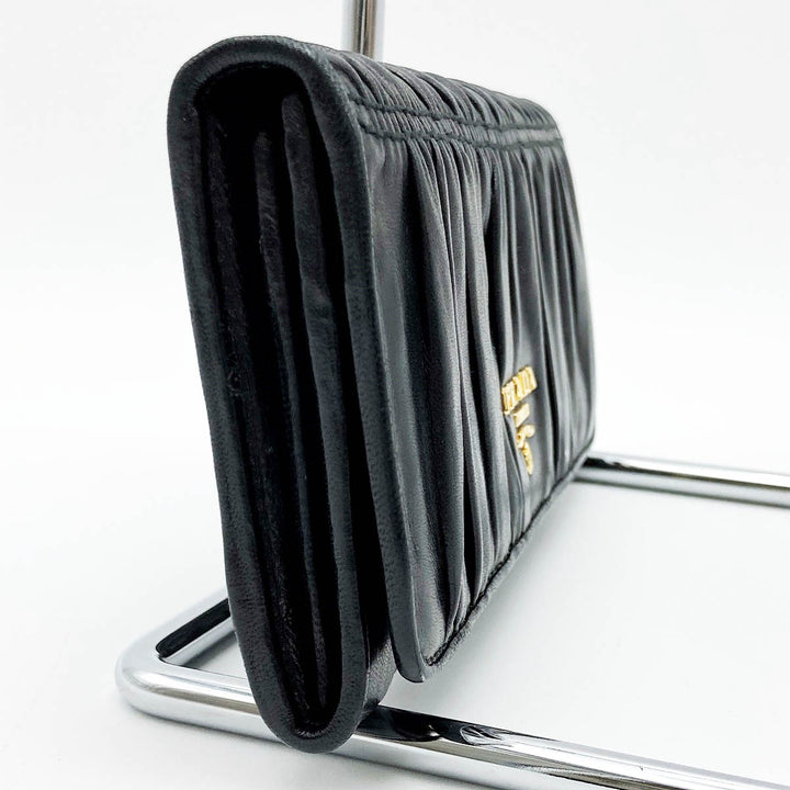 PRADA プラダ 
 長財布 
レザー ブラック