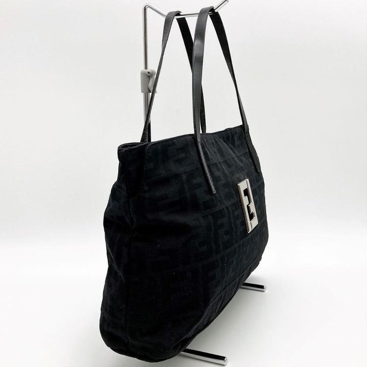FENDI フェンディ 
 15786  トートバッグ 
ナイロン ブラック