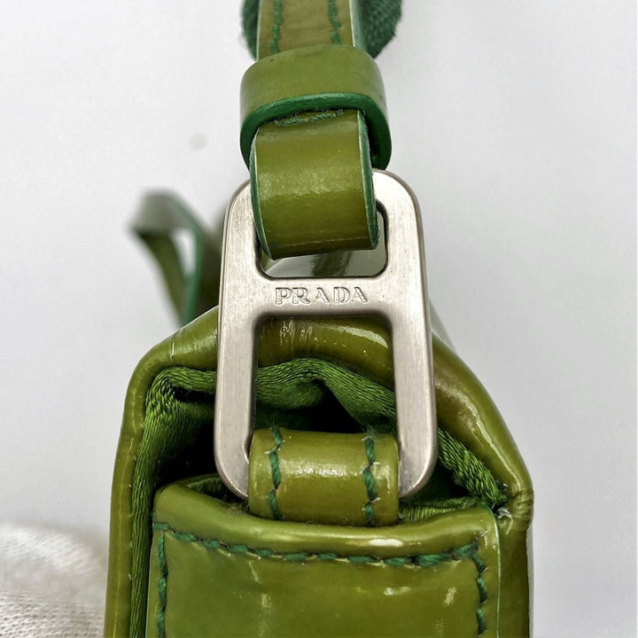 PRADA プラダ 
 ショルダーバッグ 
PVC グリーン