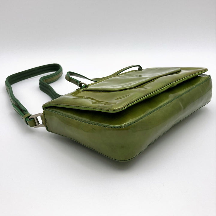 PRADA プラダ 
 ショルダーバッグ 
PVC グリーン
