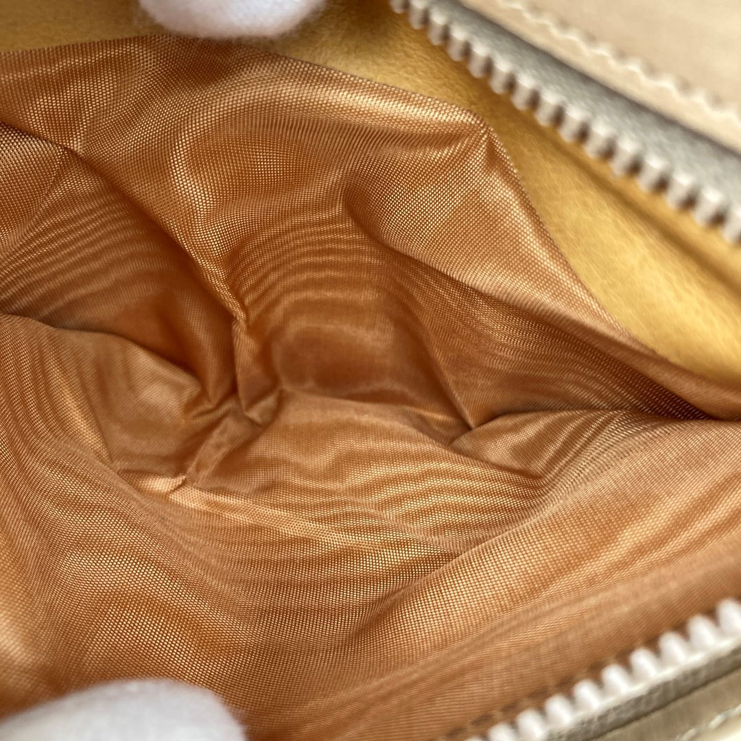 GUCCI グッチ 
 ショルダーバッグ 
レザー ベージュ