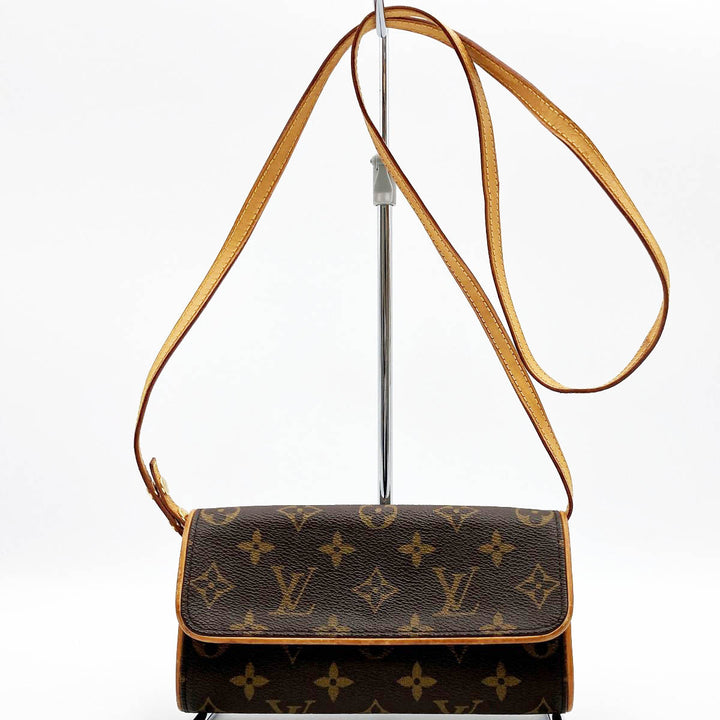 LOUIS VUITTON ルイ・ヴィトン 
 ポシェットツインPM M51854 ショルダーバッグ 
PVC ブラウン