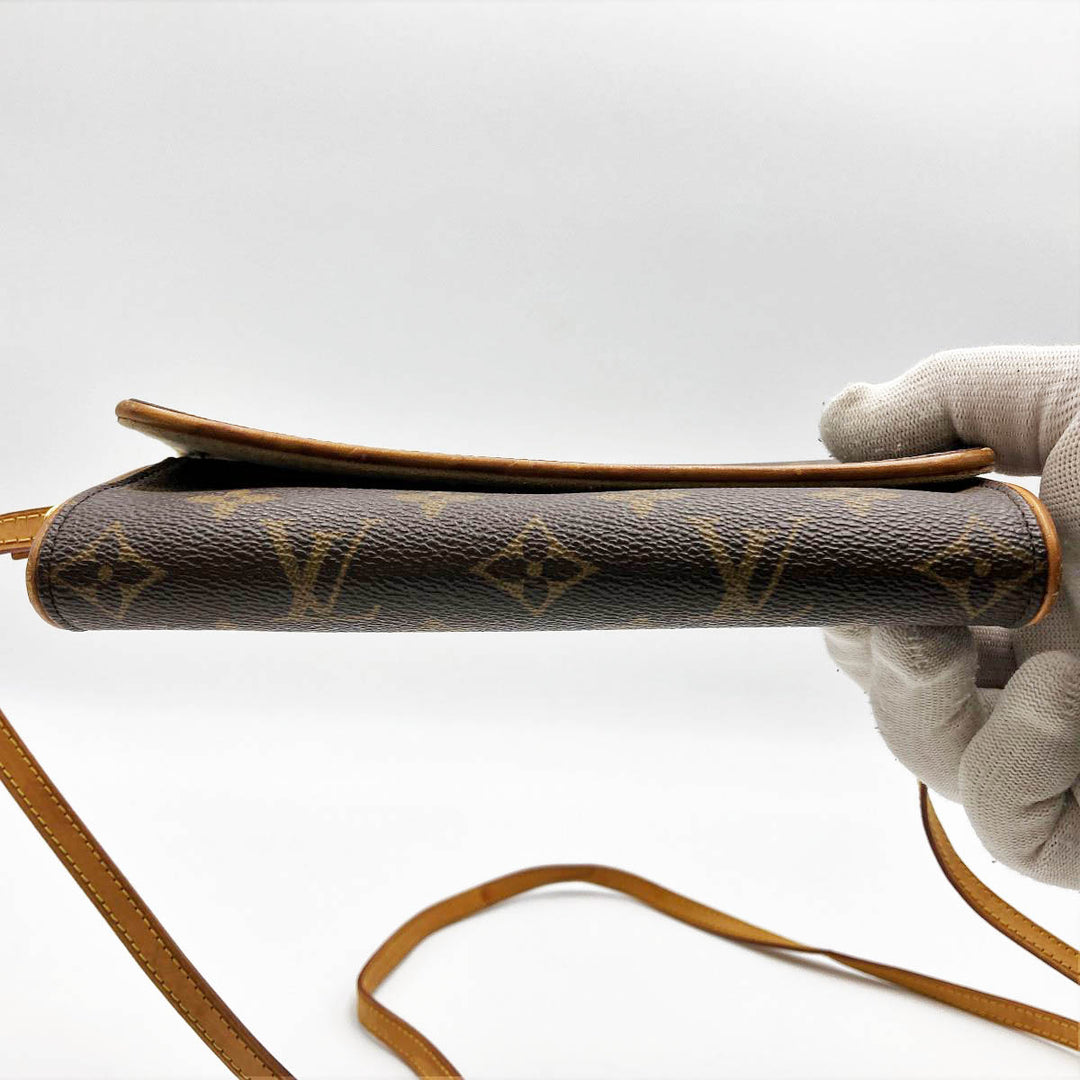 LOUIS VUITTON ルイ・ヴィトン 
 ポシェットツインPM M51854 ショルダーバッグ 
PVC ブラウン