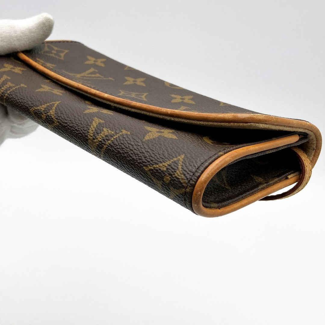 LOUIS VUITTON ルイ・ヴィトン 
 ポシェットツインPM M51854 ショルダーバッグ 
PVC ブラウン