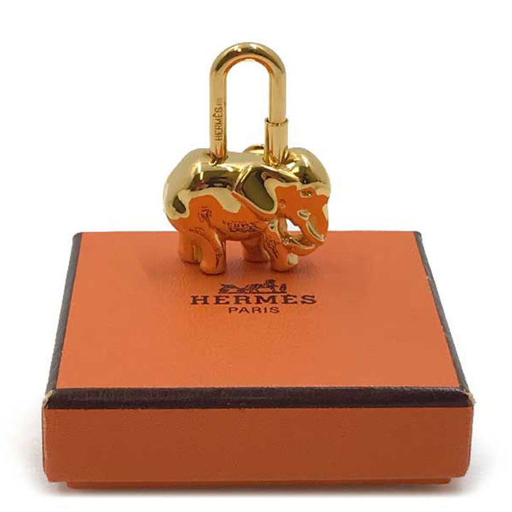 HERMES エルメス 
 ペンダントトップ 
メタル ゴールド