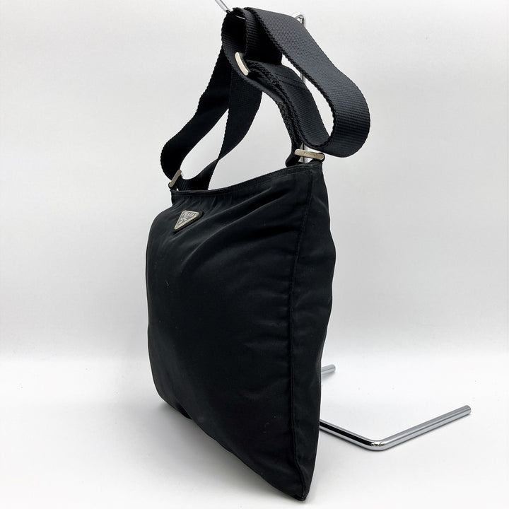 PRADA プラダ 
 ショルダーバッグ 
ナイロン ブラック