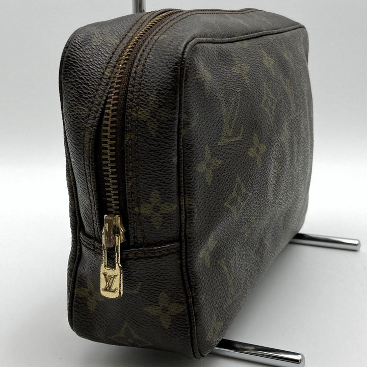 LOUIS VUITTON ルイ・ヴィトン 
 トゥルーストワレット23 M47524 クラッチバッグ 
PVC ブラウン