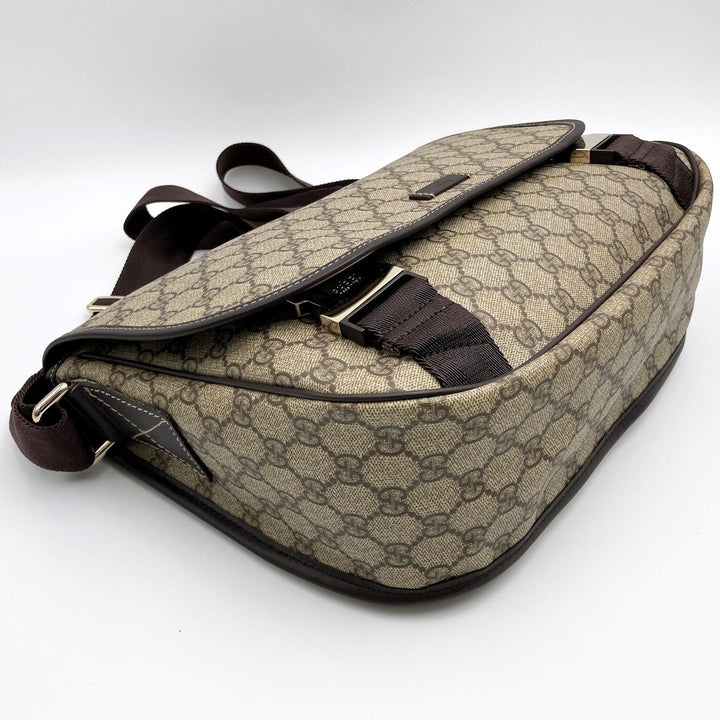 GUCCI グッチ 
 201732 ショルダーバッグ 
GGスプリームキャンバス ブラウン