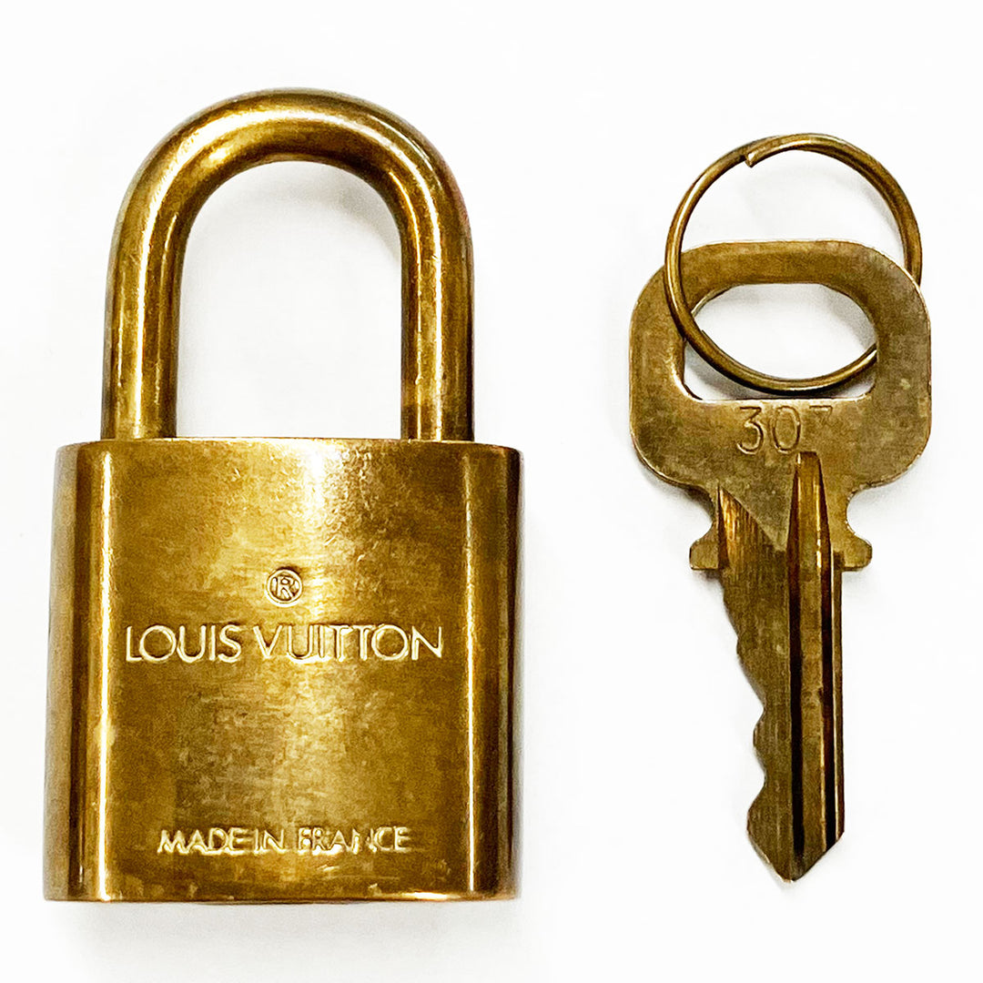 LOUIS VUITTON ルイ・ヴィトン 
 カデナ 
 ゴールド