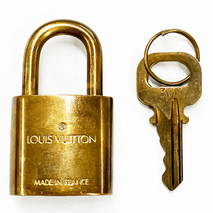 LOUIS VUITTON ルイ・ヴィトン 
 カデナ 
 ゴールド