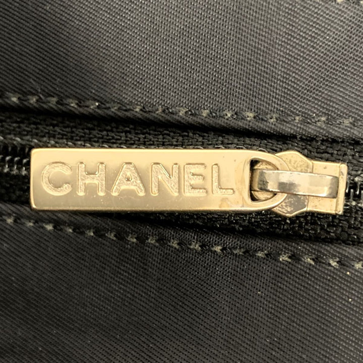 CHANEL シャネル 
 ニュートラベルライン MM トートバッグ 
ナイロン ブラック