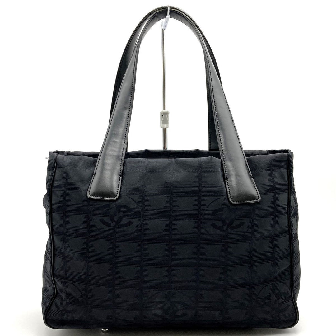 CHANEL シャネル 
 ニュートラベルライン MM トートバッグ 
ナイロン ブラック