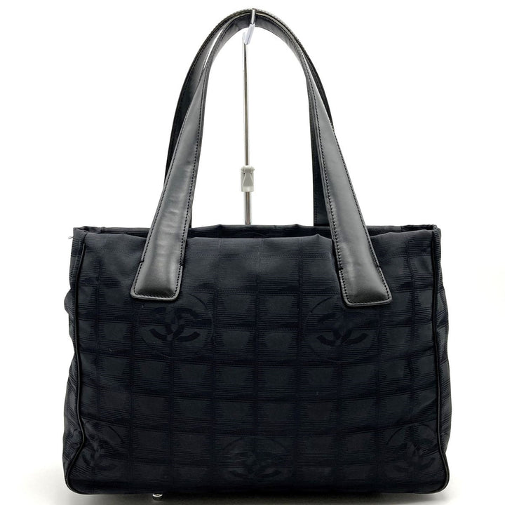 CHANEL シャネル 
 ニュートラベルライン MM トートバッグ 
ナイロン ブラック