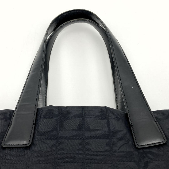 CHANEL シャネル 
 ニュートラベルライン MM トートバッグ 
ナイロン ブラック
