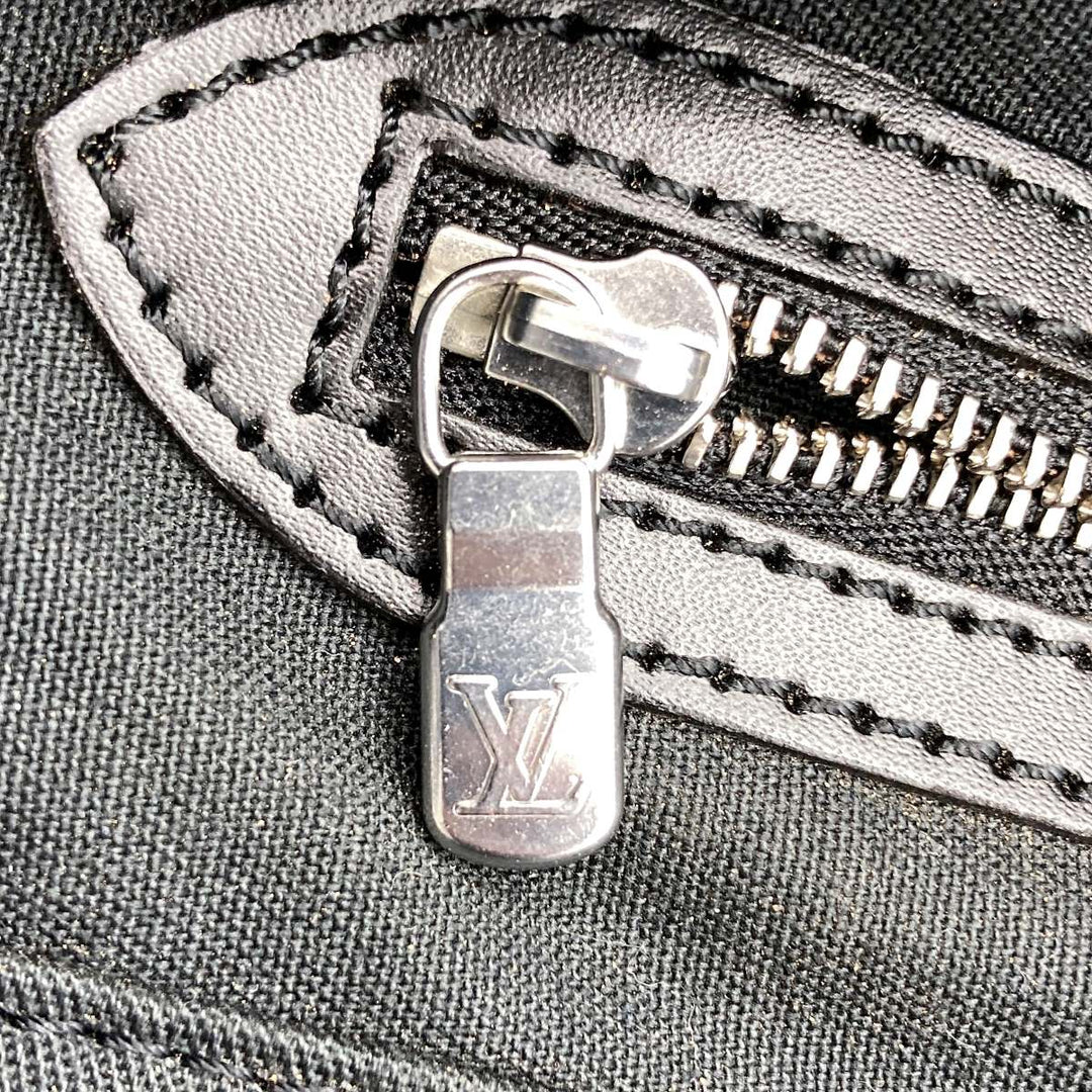 LOUIS VUITTON ルイ・ヴィトン 
 M30162 ショルダーバッグ 
レザー ブラック