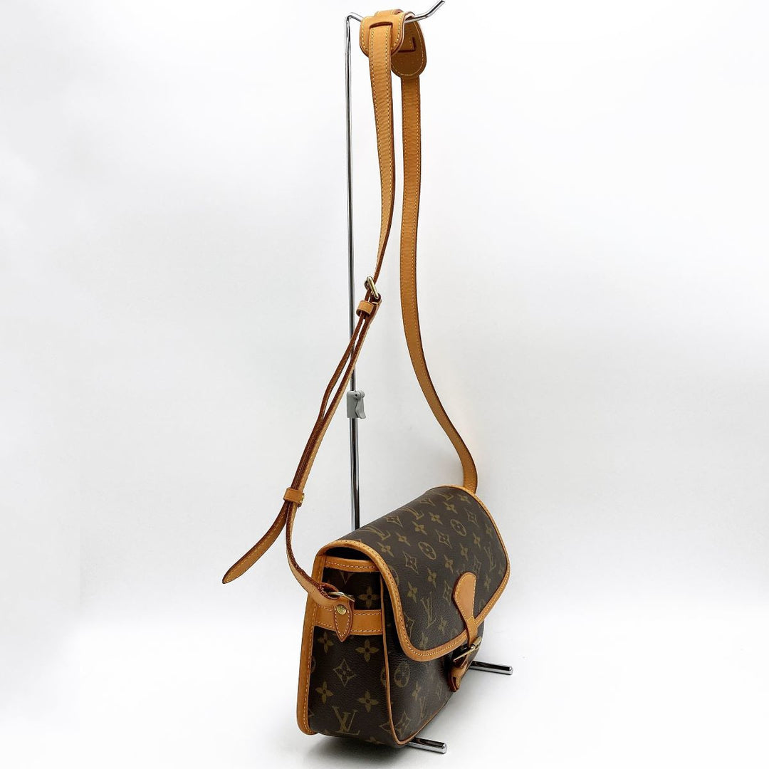 LOUIS VUITTON ルイ・ヴィトン 
 ソローニュ  M42250 ショルダーバッグ 
PVC ブラウン