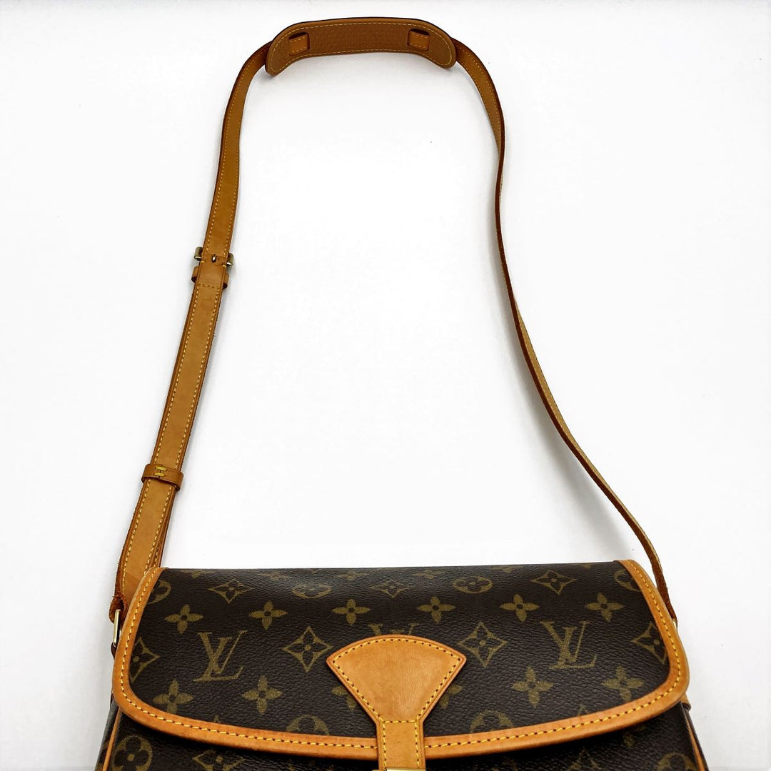 LOUIS VUITTON ルイ・ヴィトン 
 ソローニュ  M42250 ショルダーバッグ 
PVC ブラウン