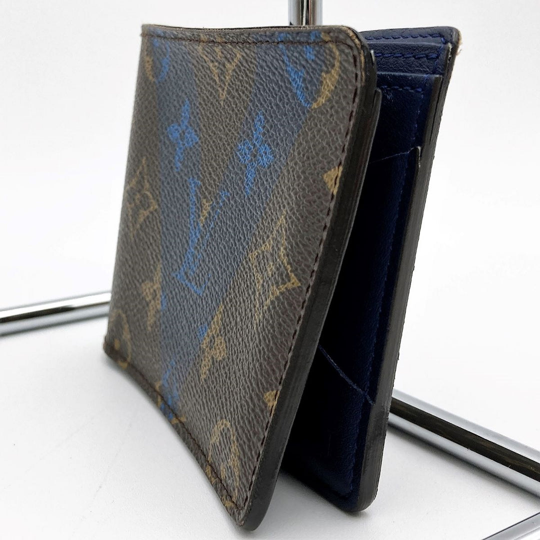 LOUIS VUITTON ルイ・ヴィトン 
 Vシグネチャー ポルトフォイユ ミュルティプル M61169 二つ折り財布 
PVC ブラウン