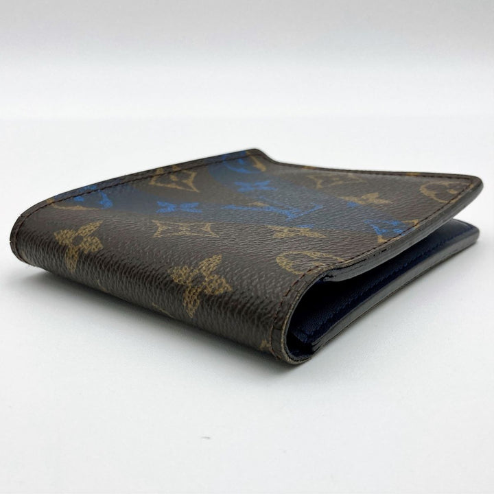 LOUIS VUITTON ルイ・ヴィトン 
 Vシグネチャー ポルトフォイユ ミュルティプル M61169 二つ折り財布 
PVC ブラウン