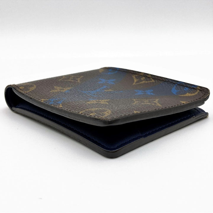 LOUIS VUITTON ルイ・ヴィトン 
 Vシグネチャー ポルトフォイユ ミュルティプル M61169 二つ折り財布 
PVC ブラウン