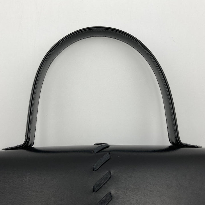 YVES SAINT LAURENT イヴ・サンローラン 
 ハンドバッグ 
レザー ブラック