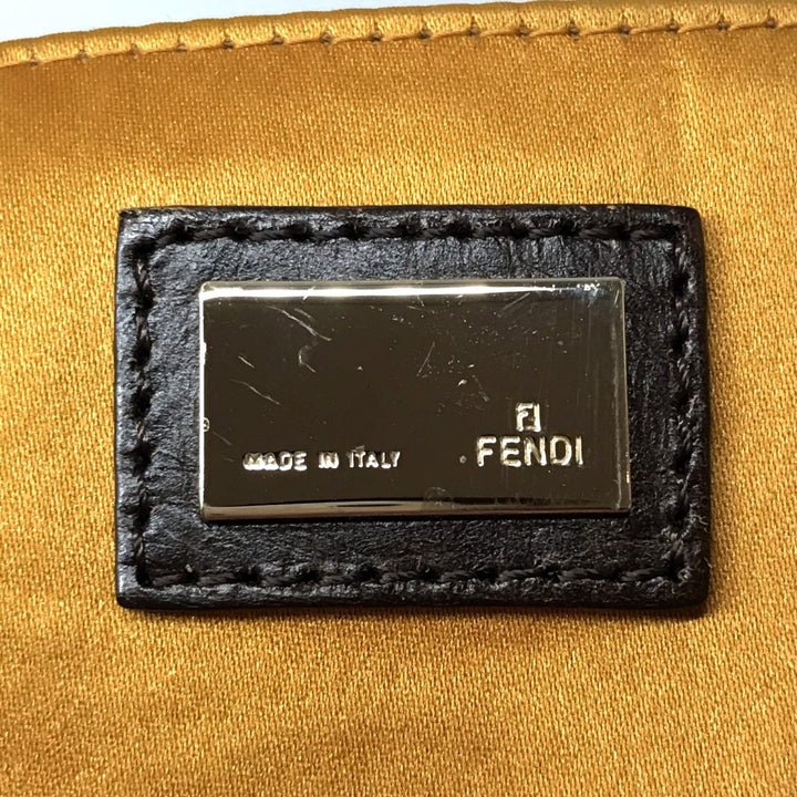 FENDI フェンディ 
 ショルダーバッグ 
ニット ピンク