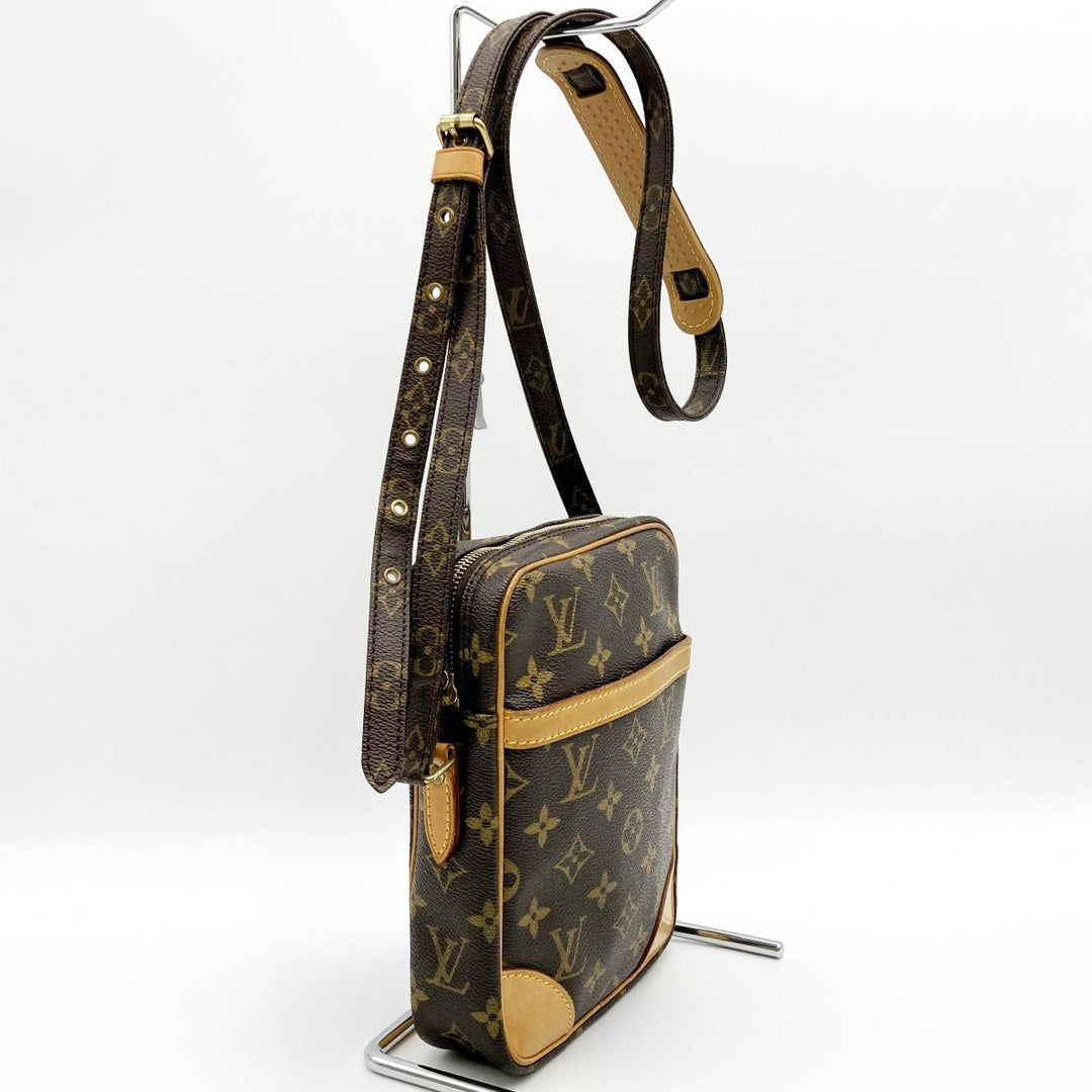 LOUIS VUITTON ルイ・ヴィトン 
 ダヌーブ M45266 ショルダーバッグ 
PVC ブラウン