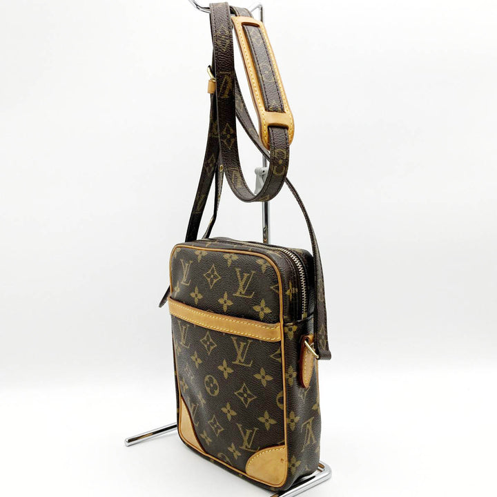 LOUIS VUITTON ルイ・ヴィトン 
 ダヌーブ M45266 ショルダーバッグ 
PVC ブラウン