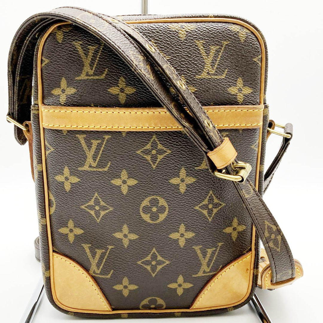 LOUIS VUITTON ルイ・ヴィトン 
 ダヌーブ M45266 ショルダーバッグ 
PVC ブラウン