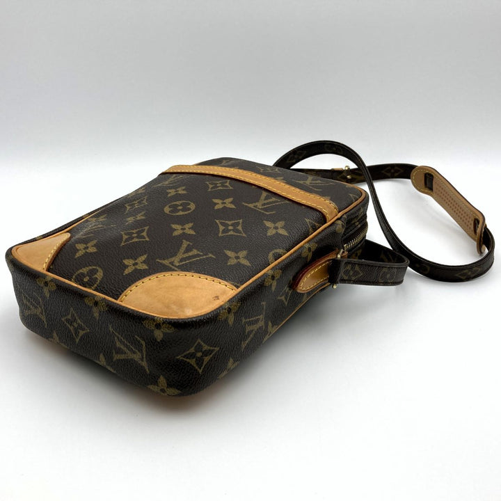 LOUIS VUITTON ルイ・ヴィトン 
 ダヌーブ M45266 ショルダーバッグ 
PVC ブラウン