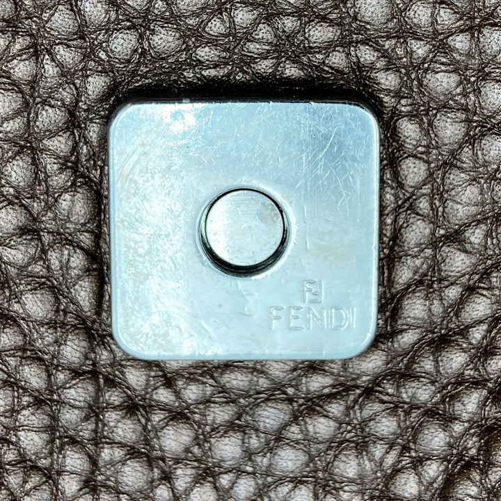 FENDI フェンディ 
 8BR547 トートバッグ 
レザー ブラウン