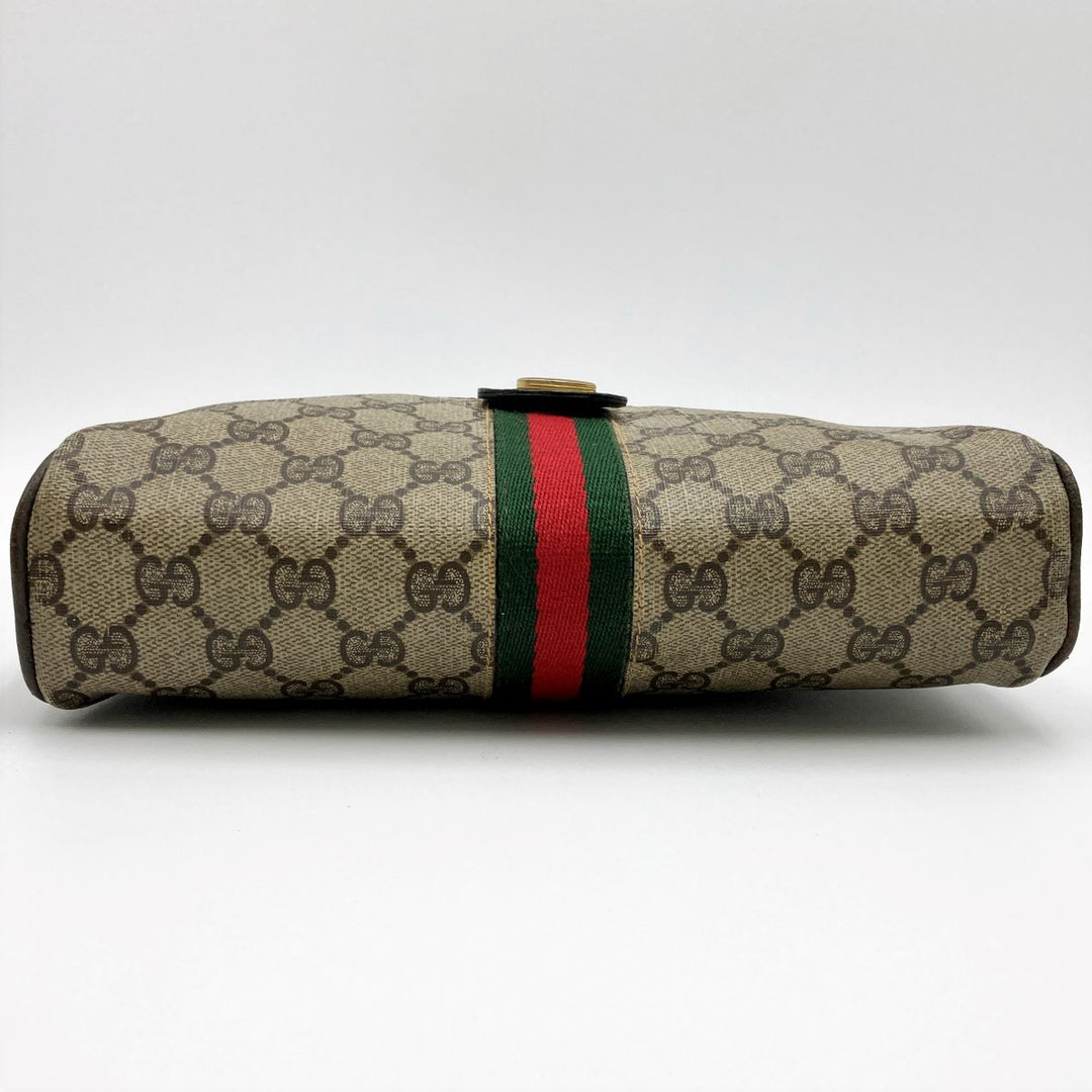 GUCCI グッチ 
 067 クラッチバッグ 
GGスプリームキャンバス ブラウン