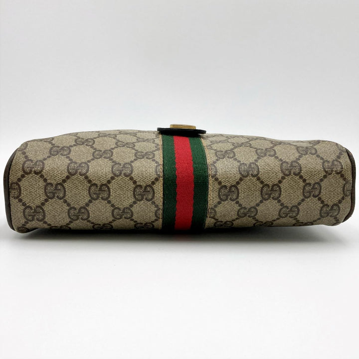 GUCCI グッチ 
 067 クラッチバッグ 
GGスプリームキャンバス ブラウン