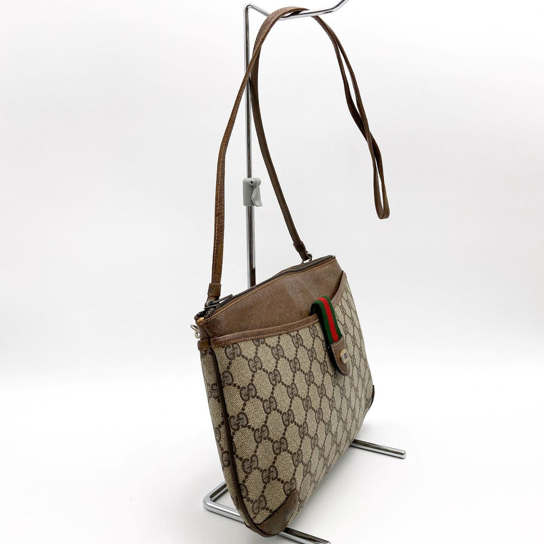 GUCCI グッチ 
 シェリーライン 904 02 026 ショルダーバッグ 
GGスプリームキャンバス ブラウン