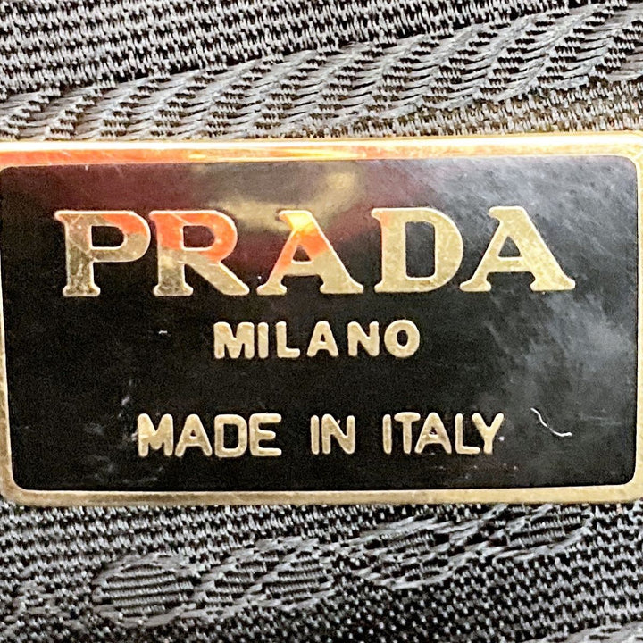 PRADA プラダ 
 ショルダーバッグ 
ナイロン レッド